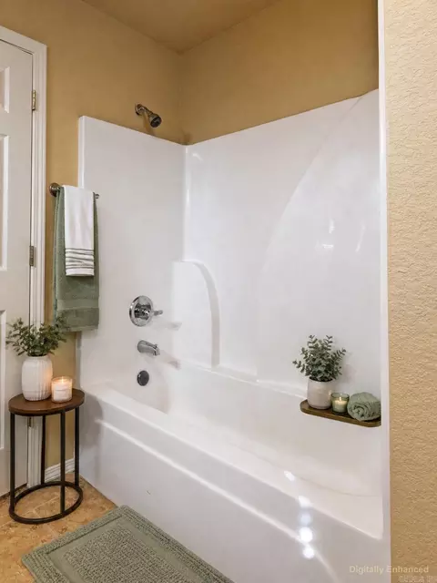 Bath - 19 Heelstone Dr, Cabot, AR 72023 photo 3 of 10