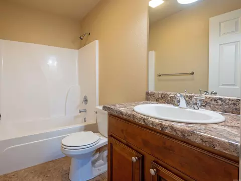 Bath - 19 Heelstone Dr, Cabot, AR 72023 photo 9 of 10