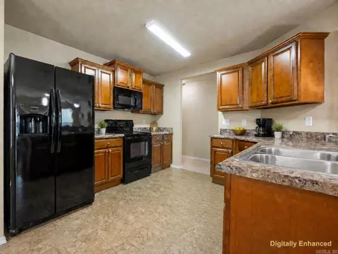 Kitchen - 19 Heelstone Dr, Cabot, AR 72023 photo 2 of 4