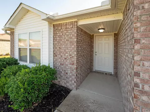 Exterior - 19 Heelstone Dr, Cabot, AR 72023 photo 3 of 6
