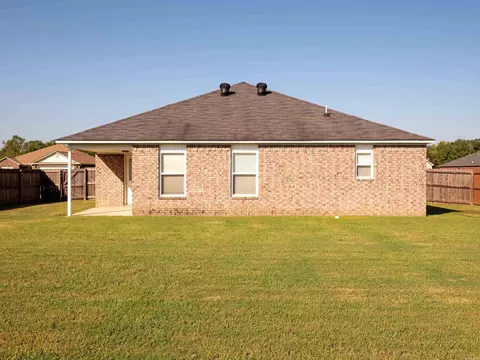 Exterior - 19 Heelstone Dr, Cabot, AR 72023 photo 5 of 6