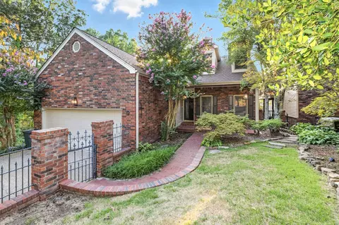 801 Pleasant Valley Dr #19, Little Rock, AR 72227