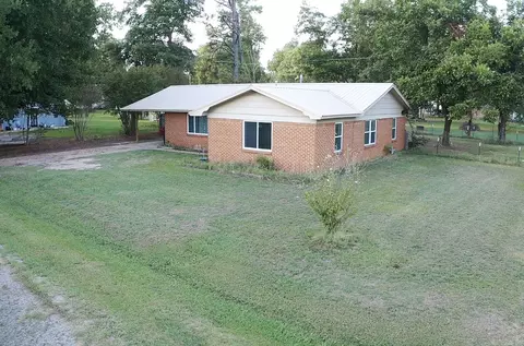 Exterior - 105 E Moore St, Tuckerman, AR 72473 photo 2 of 5