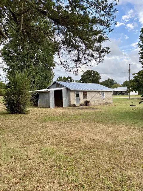Exterior - 202 E Bennett St, Letona, AR 72085 photo 7 of 16