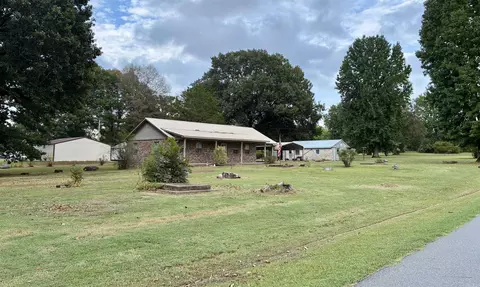 202 E Bennett St, Letona, AR 72085