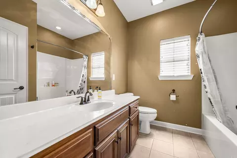 Bath - 14 Oak Tree Cir, Conway, AR 72032 photo 3 of 3