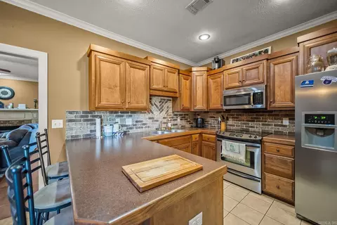 Kitchen - 14 Oak Tree Cir, Conway, AR 72032 photo 1 of 5