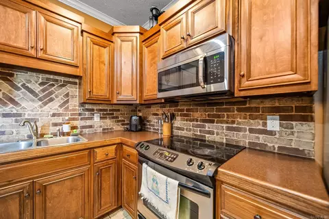 Kitchen - 14 Oak Tree Cir, Conway, AR 72032 photo 5 of 5