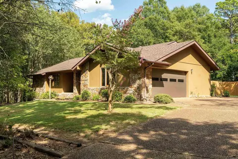 5 Westpark Dr, Heber Springs, AR 72543