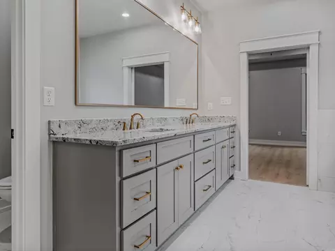 Bath - 7105 Cold Creek Dr, Alexander, AR 72002 photo 5 of 8