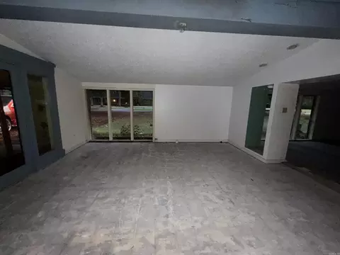 Living - 7 Longmeadow Dr, Pine Bluff, AR 71603 photo 12 of 12