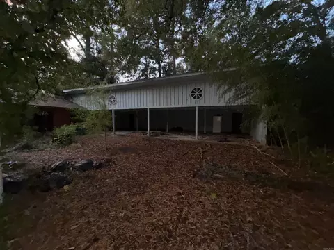Exterior - 7 Longmeadow Dr, Pine Bluff, AR 71603 photo 9 of 15