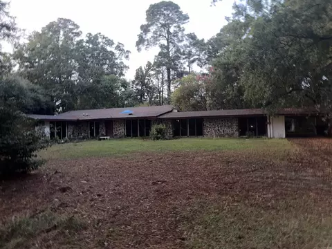 Exterior - 7 Longmeadow Dr, Pine Bluff, AR 71603 photo 8 of 15