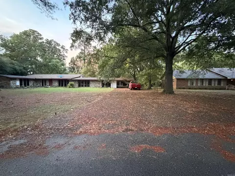 Exterior - 7 Longmeadow Dr, Pine Bluff, AR 71603 photo 6 of 15