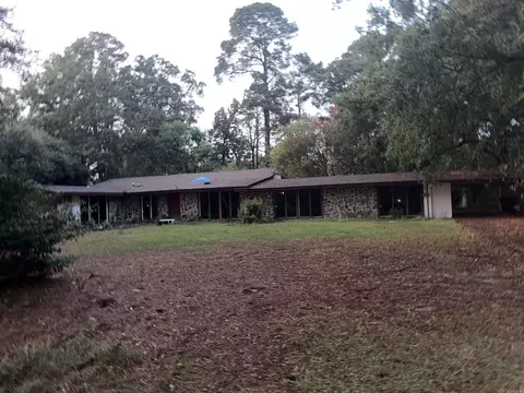 Exterior - 7 Longmeadow Dr, Pine Bluff, AR 71603 photo 5 of 15