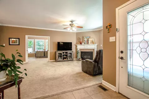 Entry Way - 2602 Laurel, Benton, AR 72015 photo 2 of 5