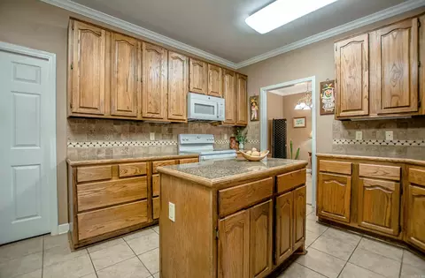 Kitchen - 2602 Laurel, Benton, AR 72015 photo 3 of 6