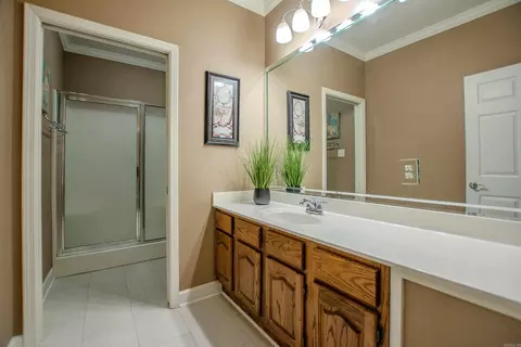 Bath - 2602 Laurel, Benton, AR 72015 photo 4 of 4