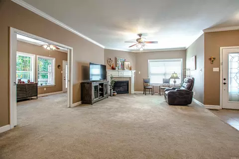 Living - 2602 Laurel, Benton, AR 72015 photo 3 of 9