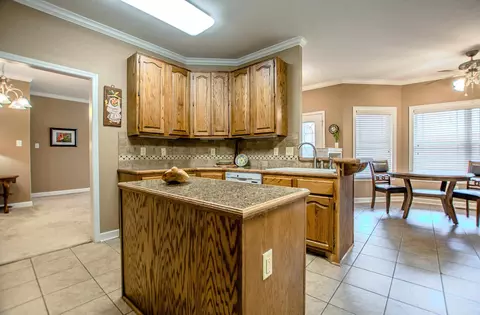 Kitchen - 2602 Laurel, Benton, AR 72015 photo 4 of 6
