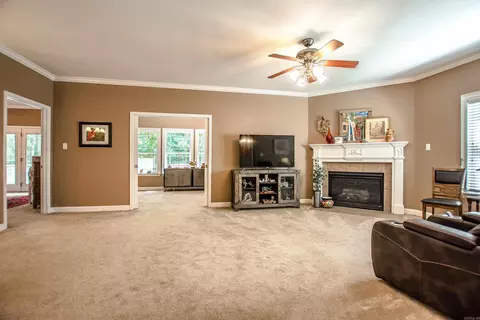 Living - 2602 Laurel, Benton, AR 72015 photo 1 of 9