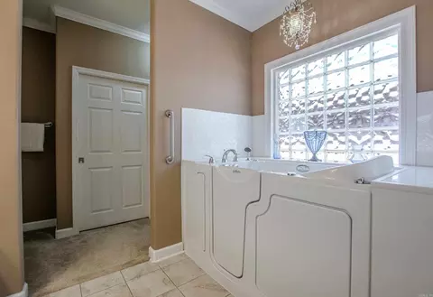 Bath - 2602 Laurel, Benton, AR 72015 photo 2 of 4
