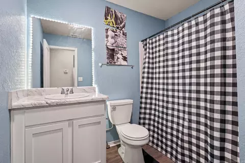 Bath - 1640 Carillon Ln, Conway, AR 72034 photo 2 of 2