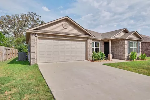 Exterior - 1640 Carillon Ln, Conway, AR 72034 photo 2 of 7