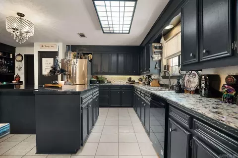 Kitchen - 11501 Highway 128, Malvern, AR 72104 photo 1 of 6