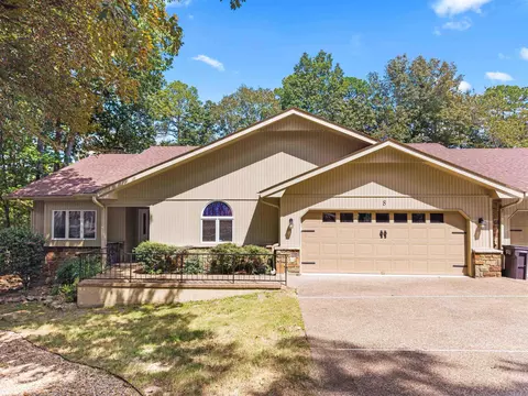 8 Lindsay Pl, Hot Springs Village, AR 71909