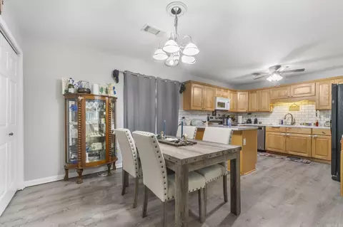 Dining - 1200 Chris Dr, Benton, AR 72015 photo 2 of 2