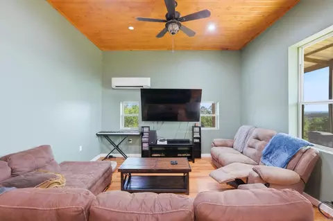 Living - 292 Easy St, Malvern, AR 72104 photo 2 of 2