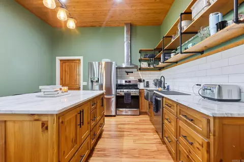 Kitchen - 292 Easy St, Malvern, AR 72104 photo 1 of 6