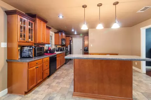 Kitchen - 25 Pleasant St, Cabot, AR 72023 photo 1 of 1