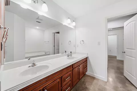 Bath - 1140 Georgetown Dr, Conway, AR 72034 photo 1 of 6