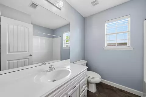 Bath - 1140 Georgetown Dr, Conway, AR 72034 photo 5 of 6