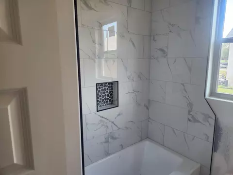 Bath - 695 Mound View Dr, England, AR 72046 photo 1 of 2