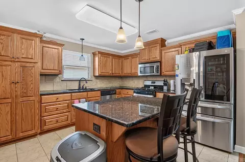 Kitchen - 3500 Hampton Dr, Benton, AR 72015 photo 2 of 3