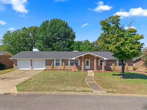 104 Granada Dr, Hot Springs, AR 71913