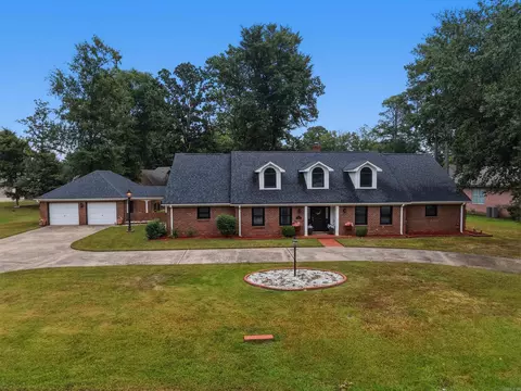 7303 Rosswood Rd, Pine Bluff, AR 71603