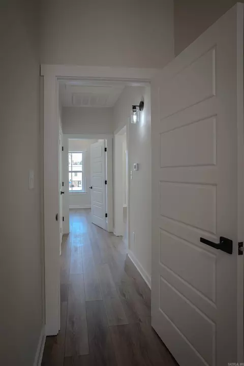 Entry Way - 196 Pearson St, Benton, AR 72015 photo 1 of 2