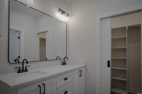 Bath - 196 Pearson St, Benton, AR 72015 photo 1 of 3