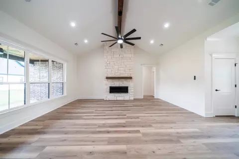Living - 14 Albion Ct, Cabot, AR 72023 photo 2 of 6