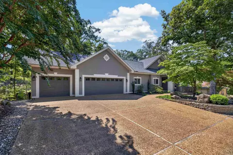 32 Princesa Dr, Hot Springs Village, AR 71909