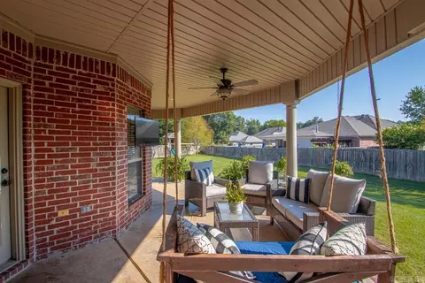 Exterior - 1500 S Beach St, Conway, AR 72034 photo 9 of 15