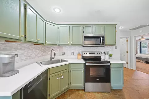 Kitchen - 2315 Rainbow Rd, Conway, AR 72032 photo 3 of 3