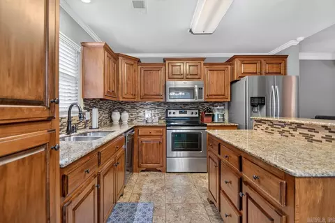Kitchen - 5421 William Ln, Bryant, AR 72022 photo 4 of 4
