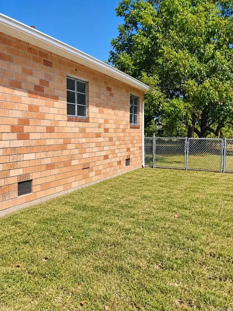 Exterior - 811 Central Rd, Horatio, AR 71842 photo 3 of 9
