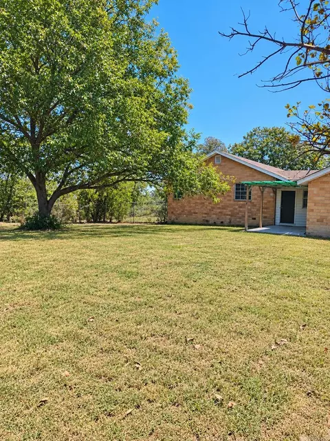 Exterior - 811 Central Rd, Horatio, AR 71842 photo 4 of 9