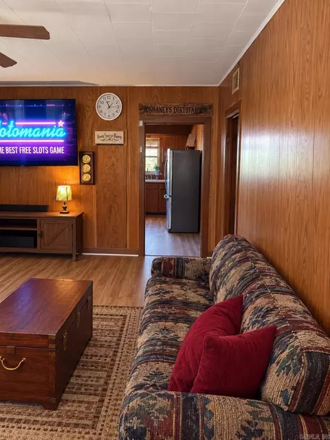 Living - 811 Central Rd, Horatio, AR 71842 photo 3 of 3